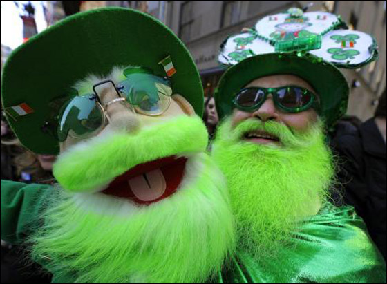 بالصور: العالم يصطبغ بالاخضر احتفالا بيوم باتريك المقدس صورة رقم 3 بالصور: العالم يصطبغ بالاخضر احتفالا بيوم باتريك المقدس صورة رقم 3