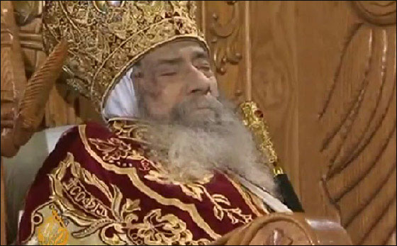 التكتم على خبر وفاة البابا شنودة امام مبارك خوفا من تعرضه لإنتكاسة صحية صورة رقم 1