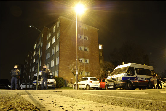 اثر الهجوم على مدرسة يهودية.. انفجارات تهز فرنسا والجاني طليق صورة رقم 8