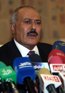 كيف كانت علاقة رؤساء دول الربيع العربي بأمهاتهم؟؟! صورة رقم 4