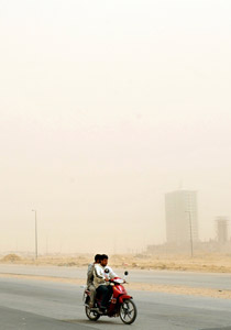 حرب الخليج الثانية السبب في العواصف الرملية والتغييرات المناخية! صورة رقم 1