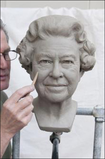 تمثال شمع جديد للملكة إليزابيث احتفالا بيوبيلها الماسي!! صورة رقم 1