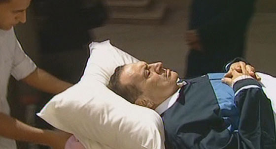 السماح لنجلي مبارك بزيارته قبل ان يلفظ انفاسه الاخيرة! صورة رقم 4 السماح لنجلي مبارك بزيارته قبل ان يلفظ انفاسه الاخيرة! صورة رقم 4