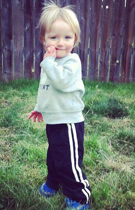 انشغلت بقراءة مجلة لثوان فوجدت ابنها جثة هامدة في الغسالة! صورة رقم 4 انشغلت بقراءة مجلة لثوان فوجدت ابنها جثة هامدة في الغسالة! صورة رقم 4