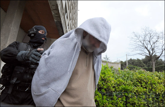 ساركوزي يحذر المنظمات الاسلامية من التحريض على العنف!  صورة رقم 25