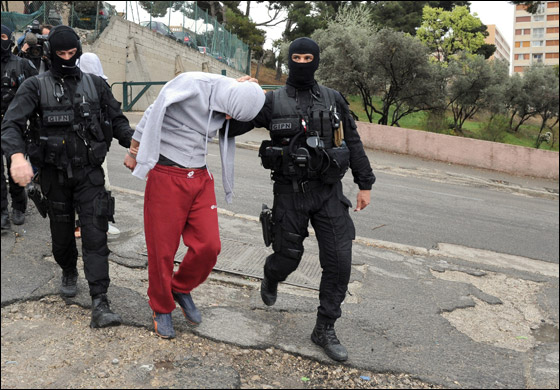 ساركوزي يحذر المنظمات الاسلامية من التحريض على العنف!  صورة رقم 9