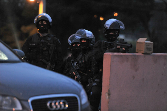 ساركوزي يحذر المنظمات الاسلامية من التحريض على العنف!  صورة رقم 23