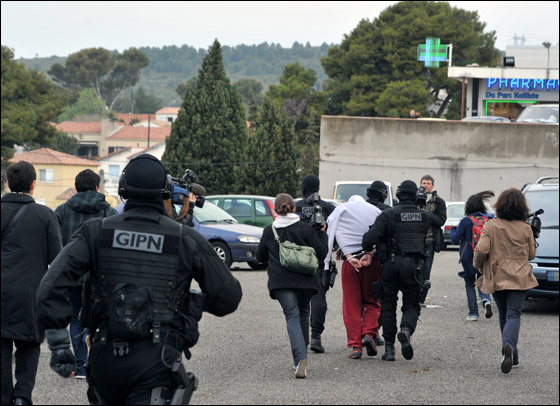 ساركوزي يحذر المنظمات الاسلامية من التحريض على العنف!  صورة رقم 29