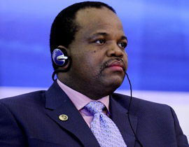 ملك سوازيلاند يطلب من حاشيته اهدائه البقر بعيد ميلاده! صورة رقم 1