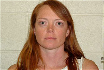 ضيفة زفاف ثملة هاجمت العروس.. فاعتقلت!! صورة رقم 1 ضيفة زفاف ثملة هاجمت العروس.. فاعتقلت!! صورة رقم 1