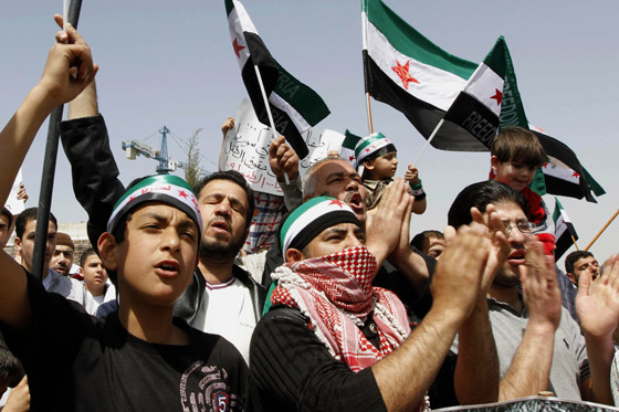 سوريا: الاعلان عن سقوط 42 قتيلا وازدياد اللاجئين الى تركيا صورة رقم 6