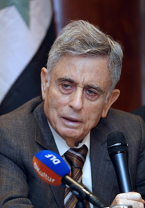 خدام في رسالة للشعب السوري: اذا انتصر الاسد ستحدث حرب عالمية! صورة رقم 2 خدام في رسالة للشعب السوري: اذا انتصر الاسد ستحدث حرب عالمية! صورة رقم 2