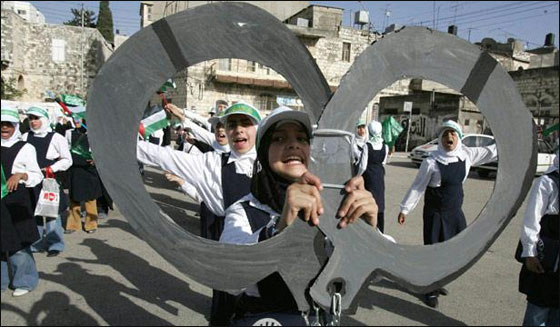 11 سجينا فلسطينيا يواصلون الاضراب عن الطعام بالسجون الاسرائيلية!  صورة رقم 4