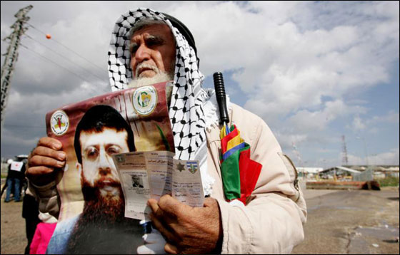 11 سجينا فلسطينيا يواصلون الاضراب عن الطعام بالسجون الاسرائيلية!  صورة رقم 5