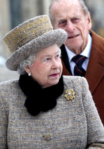 الملكة اليزابيث تثير غضبا عارما بدعوتها ملك البحرين لمأدبة الغداء! صورة رقم 1