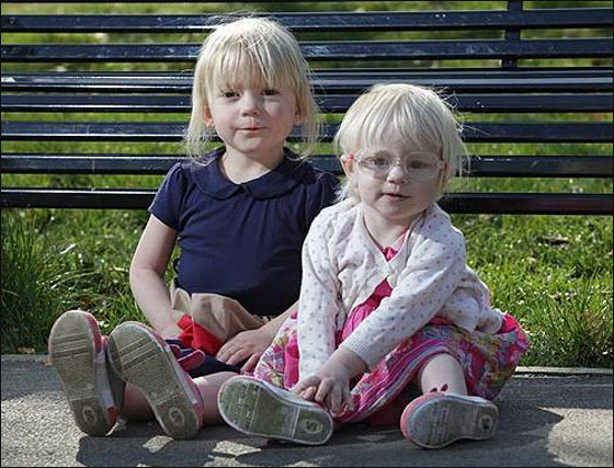 مرض نادر يحول أعضاء طفلتين لكريستال ويهددهما بالفشل الكلوي! صورة رقم 6