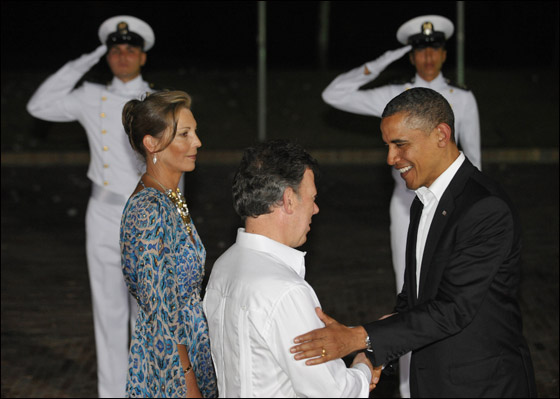 قرطاجنة الكولومبية تستقبل الرئيس اوباما بسلسلة من الانفجارات! صورة رقم 8