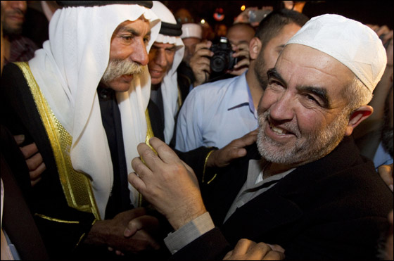 منع الشيخ رائد صلاح من دخول الاقصى بعد عودته لاسرائيل امس صورة رقم 10