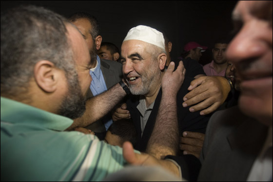 منع الشيخ رائد صلاح من دخول الاقصى بعد عودته لاسرائيل امس صورة رقم 4