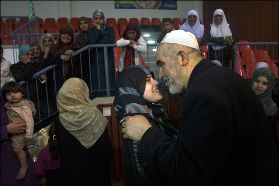 منع الشيخ رائد صلاح من دخول الاقصى بعد عودته لاسرائيل امس صورة رقم 15