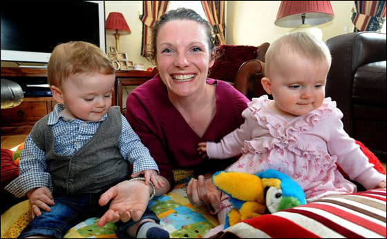 معجزة: امرأة تنجو باعجوبة من 4 نوبات قلبية اثناء انجاب توأميها!! صورة رقم 3