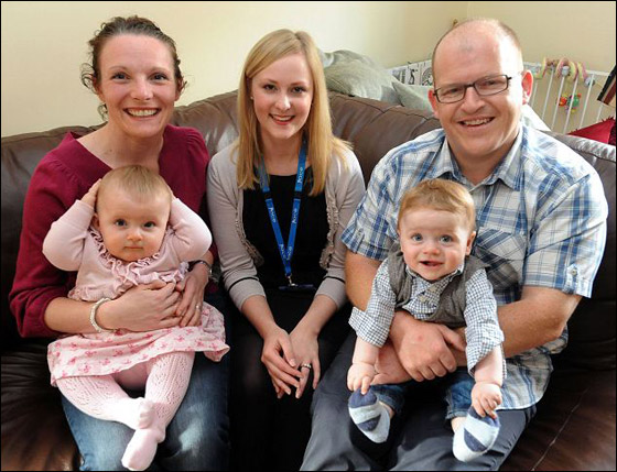 معجزة: امرأة تنجو باعجوبة من 4 نوبات قلبية اثناء انجاب توأميها!! صورة رقم 4