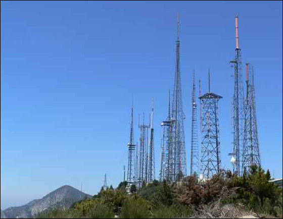 الهوائيات الخلوية  نصبت في حي المطران بهدف خدمة سكان الناصرة صورة رقم 1