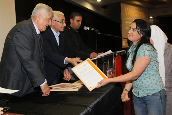 Orange توزع منح مشروع 