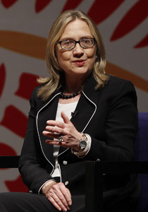 هيلاري كلينتون:  اشعر بالم عميق عند اتهام أمريكا بمعاداة الاسلام  صورة رقم 1