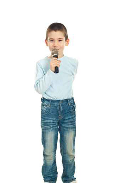 اتهام طفل (6 اعوام) بالتحرش النوعي بزميلته لغنائه 