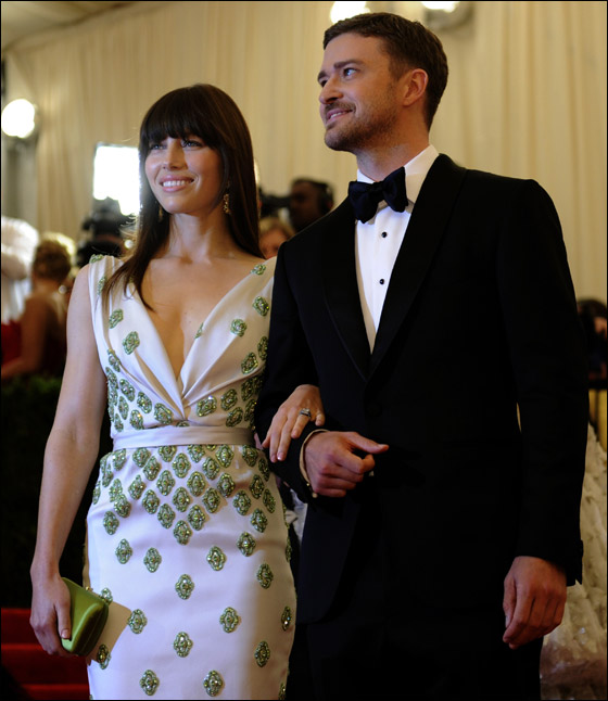 بالصور.. نجمات هوليوود تتنافسن على لقب الأكثر أناقة في نيويورك! صورة رقم 21