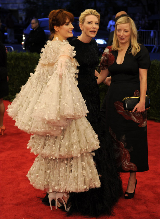 بالصور.. نجمات هوليوود تتنافسن على لقب الأكثر أناقة في نيويورك! صورة رقم 6