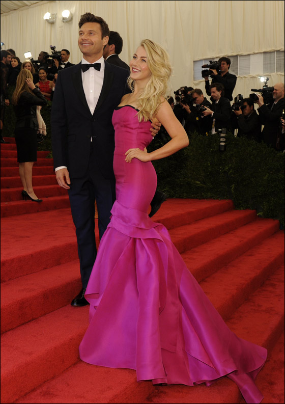 بالصور.. نجمات هوليوود تتنافسن على لقب الأكثر أناقة في نيويورك! صورة رقم 79