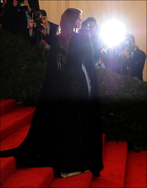 بالصور.. نجمات هوليوود تتنافسن على لقب الأكثر أناقة في نيويورك! صورة رقم 28