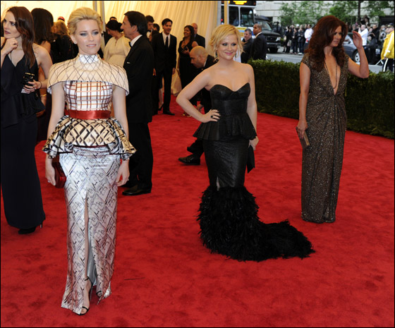 بالصور.. نجمات هوليوود تتنافسن على لقب الأكثر أناقة في نيويورك! صورة رقم 16