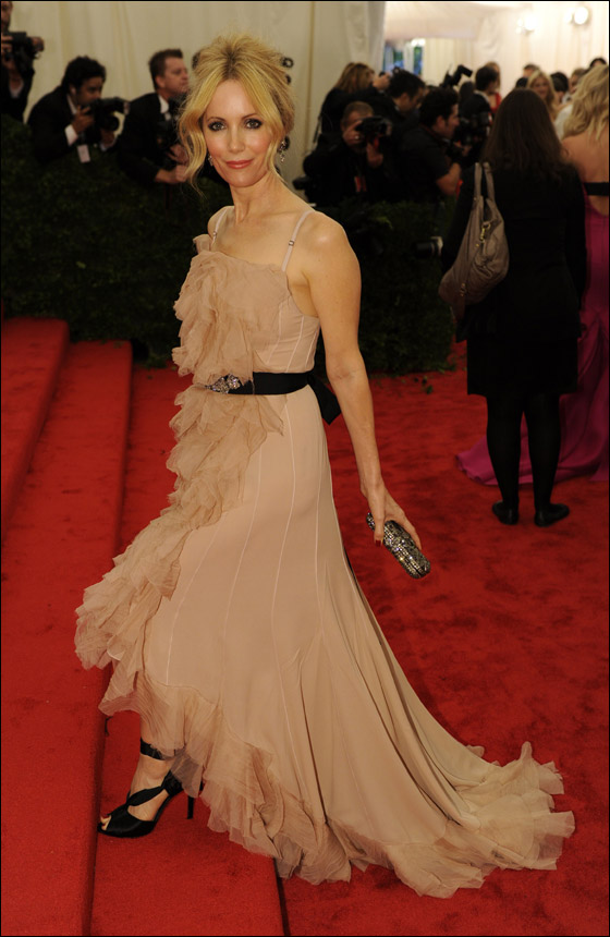 بالصور.. نجمات هوليوود تتنافسن على لقب الأكثر أناقة في نيويورك! صورة رقم 52