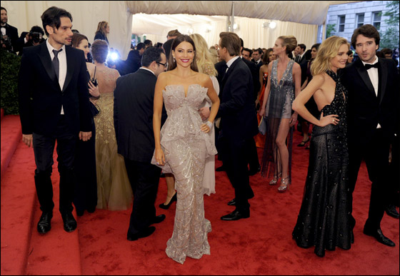 بالصور.. نجمات هوليوود تتنافسن على لقب الأكثر أناقة في نيويورك! صورة رقم 74