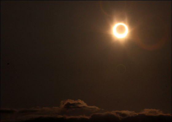 بالصور: تبدين رائعة وانت تختبئين خلف القمر!!  صورة رقم 4