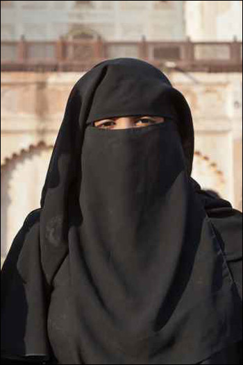 تونس تحظر ارتداء النقاب في مدارس الأطفال التابعة لها!! صورة رقم 1