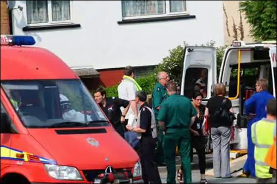 بالصور: عمال بناء ينقلون اسمن مراهقة إلى المستشفى!! صورة رقم 4