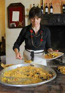 دبي: خادمة تضع قطرات من بولها في طعام مخدوميها!  صورة رقم 1