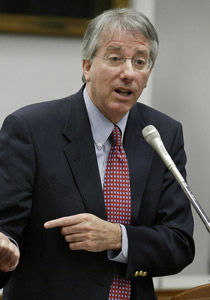 مستشار اوباما: العاهل السعودي يهددنا بالحصول على قنبلة نووية صورة رقم 2