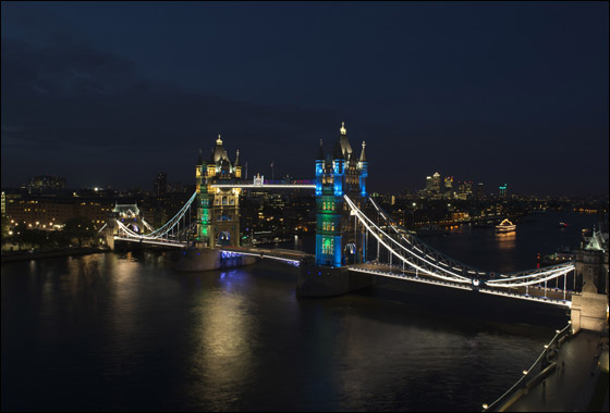 بالصور: برج لندن يضاء بالالوان استعدادا للالعاب الاولمبية!  صورة رقم 7