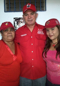 أضافت 3 ملايين صديق لشافيز على تويتر وحصلت على شقة هدية صورة رقم 1