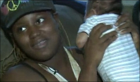 بالصور: في حالة نادرة.. طفل يولد بـ12 اصبع في قدميه! صورة رقم 1 بالصور: في حالة نادرة.. طفل يولد بـ12 اصبع في قدميه! صورة رقم 1