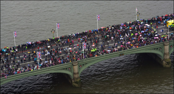 تكاليف احتفالات اليوبيل الماسي للملكة اليزابيث بلغت 9.3 مليارات دولار صورة رقم 4