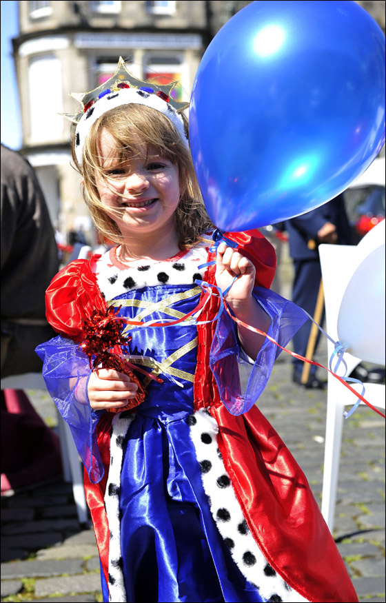 تكاليف احتفالات اليوبيل الماسي للملكة اليزابيث بلغت 9.3 مليارات دولار صورة رقم 25