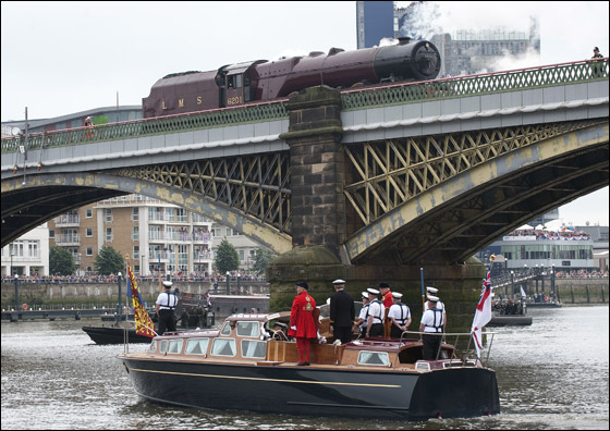 تكاليف احتفالات اليوبيل الماسي للملكة اليزابيث بلغت 9.3 مليارات دولار صورة رقم 46