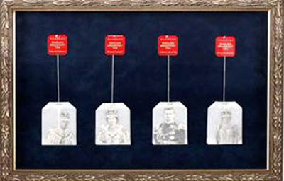 لوحة غير تقليدية: وجه الملكة اليزابيث على كيس شاي! صورة رقم 1