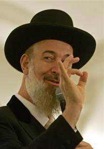 حاخام اسرائيلي يلقي خطبة بمسجد في باريس تنديدا بمعاداة السامية صورة رقم 1